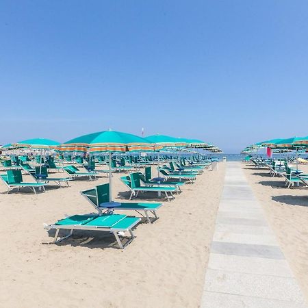 Hotel Britannia Cesenatico Esterno foto