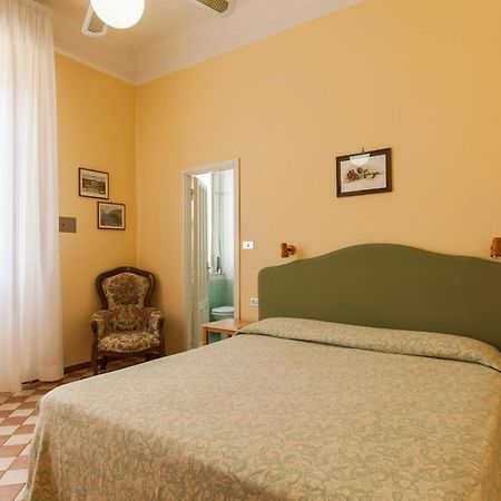 Hotel Britannia Cesenatico Esterno foto