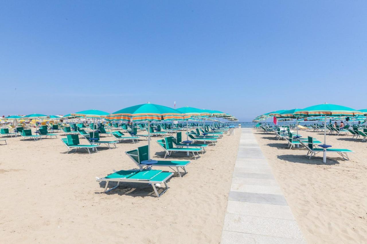 Hotel Britannia Cesenatico Esterno foto