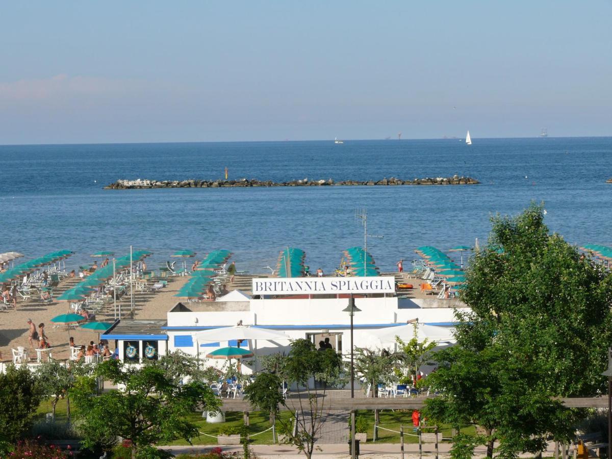 Hotel Britannia Cesenatico Esterno foto