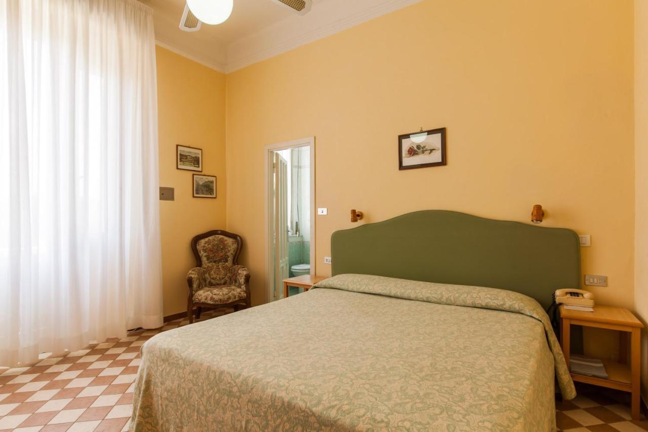 Hotel Britannia Cesenatico Esterno foto