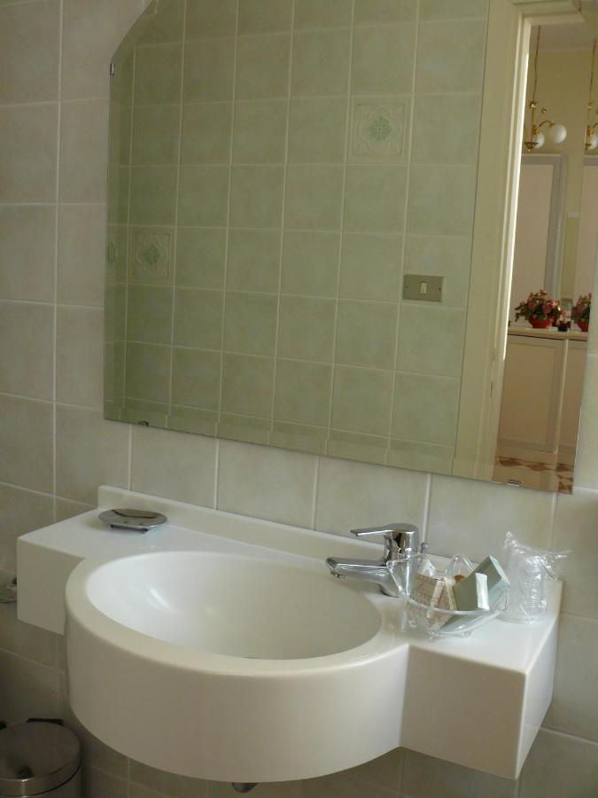 Hotel Britannia Cesenatico Esterno foto