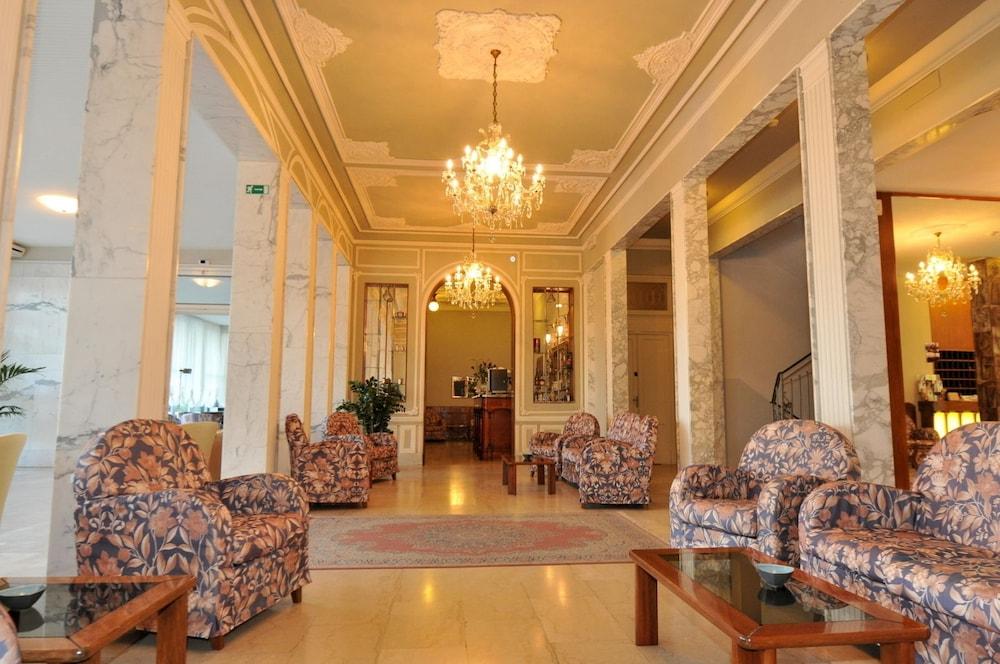 Hotel Britannia Cesenatico Esterno foto