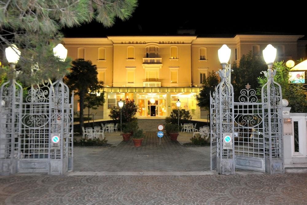 Hotel Britannia Cesenatico Esterno foto