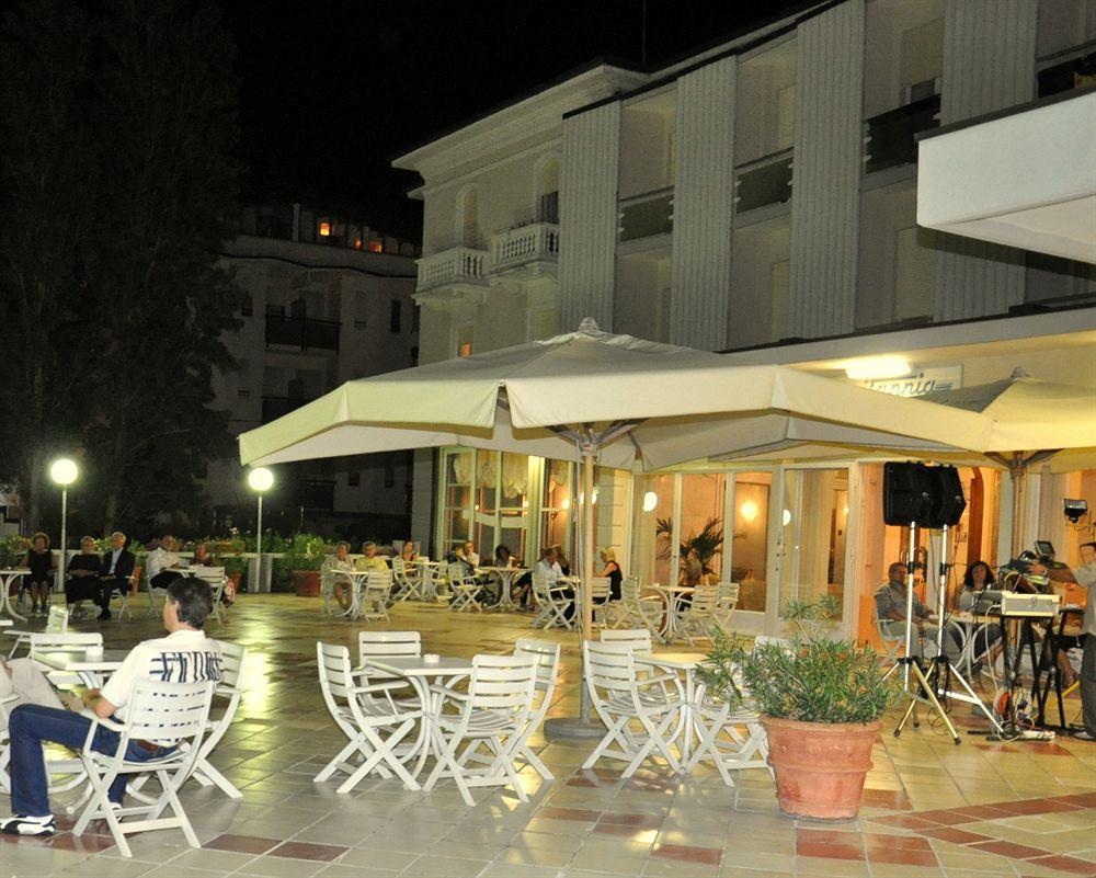 Hotel Britannia Cesenatico Esterno foto