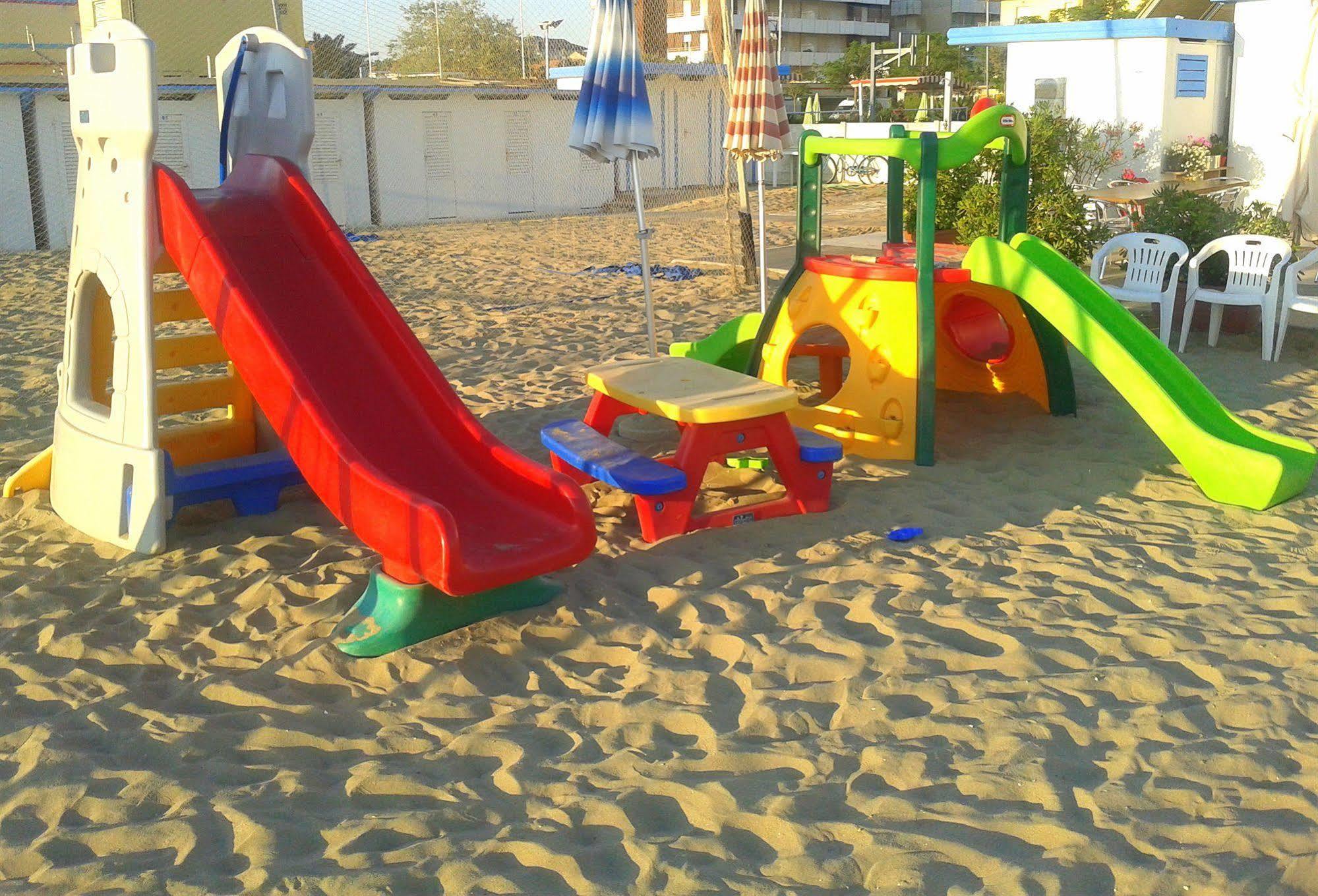Hotel Britannia Cesenatico Esterno foto